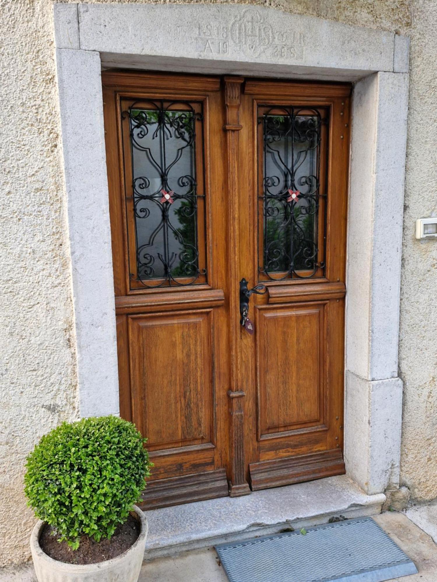 Apartma Jezevi Sezana Luaran gambar